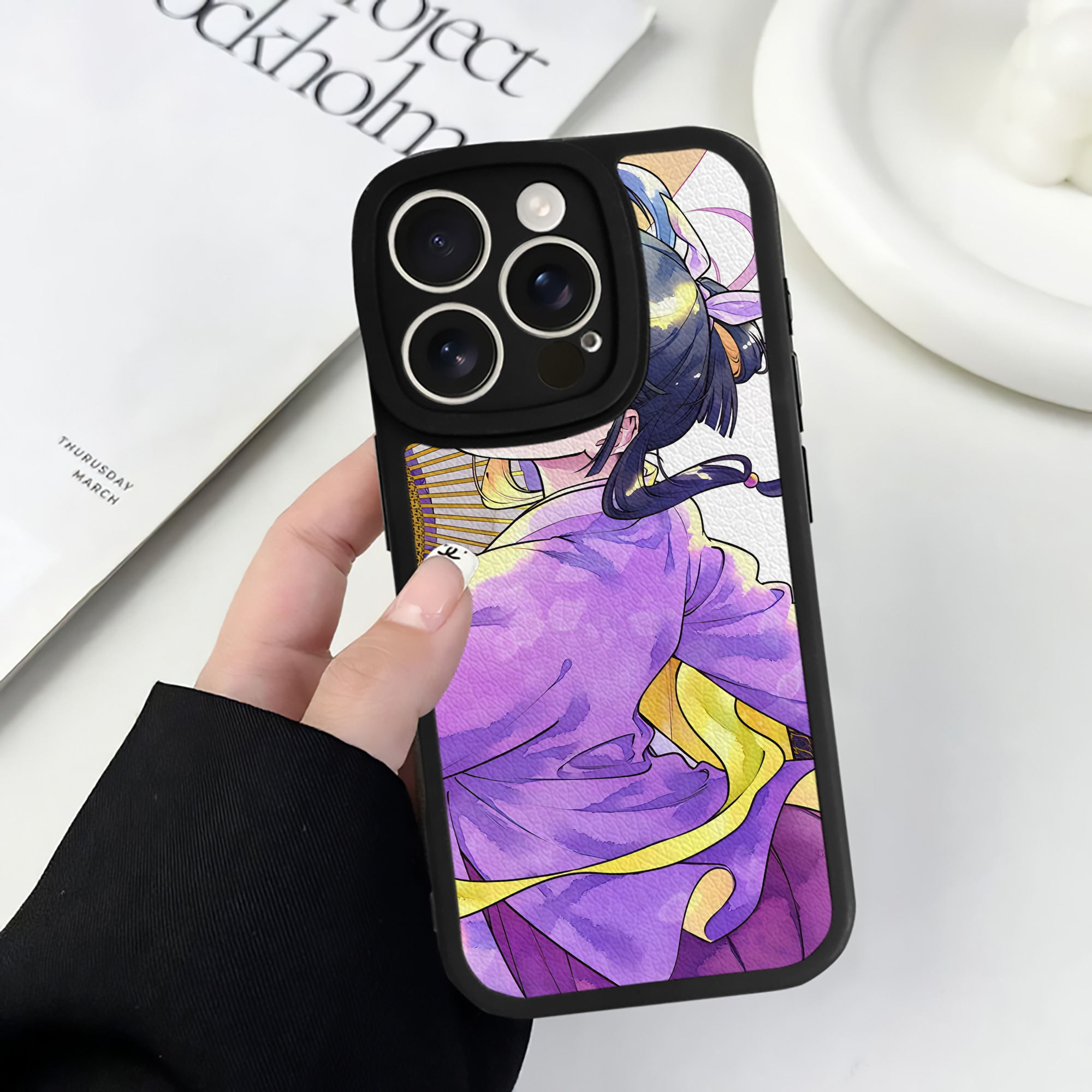 （画像用） 薬屋のひとりごと The Apothecary Diaries 【iPhone 16シリーズ対応】シリコンスマホケース（レザー調） 材質：シリコン